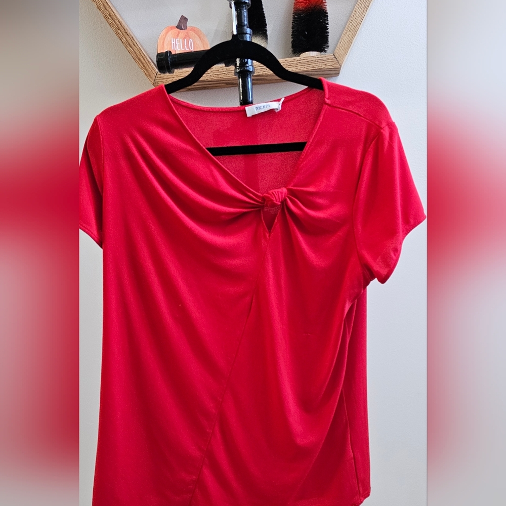 Ricki’s Red Top – Size Large